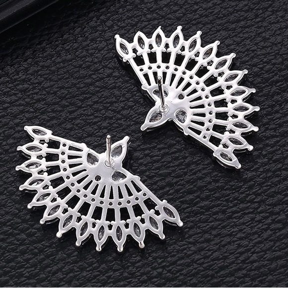 Luxury Fan Earrings - Platinum Plated - Picture 4 of 4